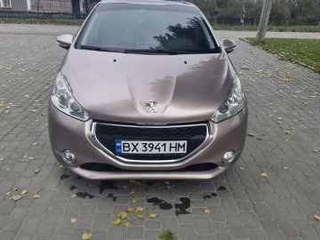 Авто Peugeot 208 2014 № 7393108