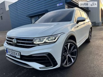 Авто Volkswagen Tiguan 2021 № 7393454