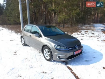 Авто Volkswagen E-Golf 2015 № 7394939