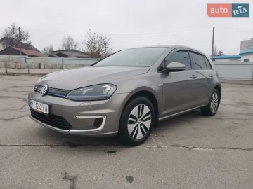 Авто Volkswagen E-Golf 2017 № 7395045