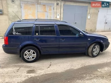 Авто Volkswagen Golf 2001 № 7396604