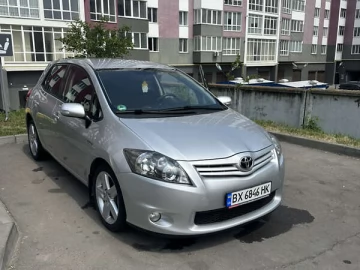 Авто Toyota Auris 2011 № 7398583