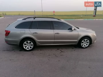 Авто Skoda Superb 2013 № 7400002