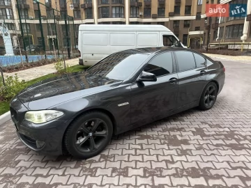Авто BMW 5 Series 2012 № 7400301