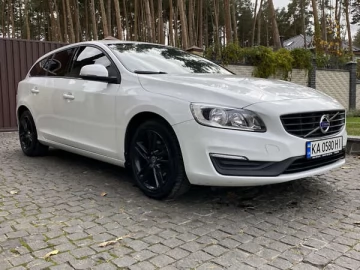 Авто Volvo V60 2016 № 7400344