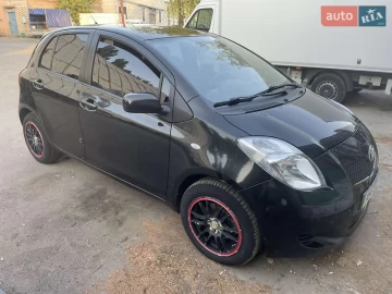 Авто Toyota Yaris 2005 № 7401710