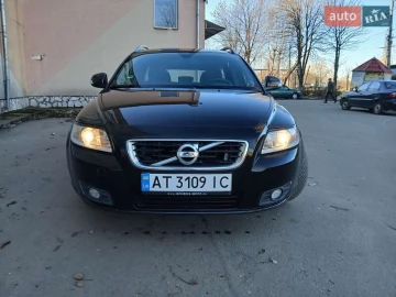 Авто Volvo V50 2012 № 7401970