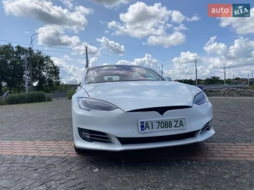 Авто Tesla Model S 2018 № 7402173