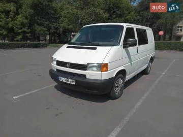 Авто Volkswagen Transporter 2000 № 7402570