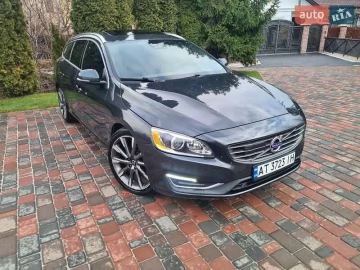 Авто Volvo V60 2015 № 7402949