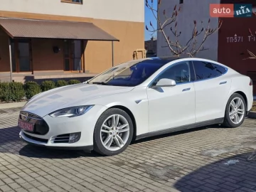 Авто Tesla Model S 2015 № 7403187