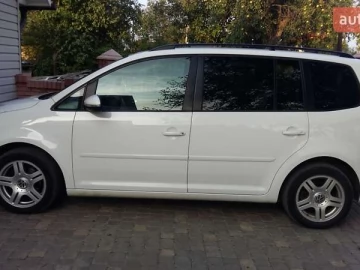 Авто Volkswagen Touran 2010 № 7403849