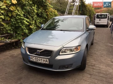 Авто Volvo V50 2009 № 7404303