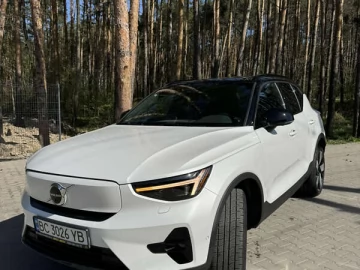 Авто Volvo Xc40 2023 № 7404757