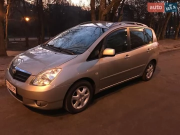 Авто Toyota Corolla Verso 2003 № 7404988