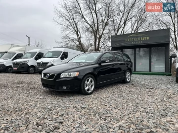 Авто Volvo V50 2012 № 7405162