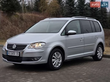 Авто Volkswagen Touran 2010 № 7406338