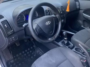 Авто Hyundai I30 2010 № 7407035