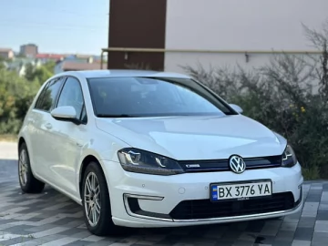 Авто Volkswagen E-Golf 2016 № 7407246