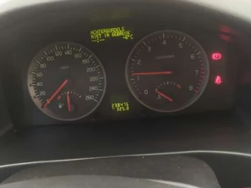 Авто Volvo V50 2004 № 7409363