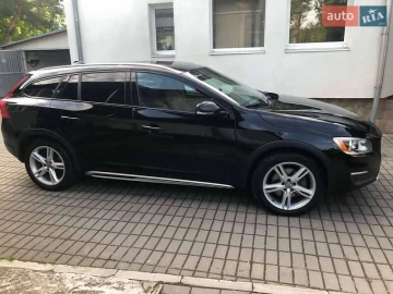 Авто Volvo V60 Cross Country 2015 № 7410159