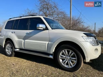 Авто Mitsubishi Pajero Wagon 2014 № 7412316