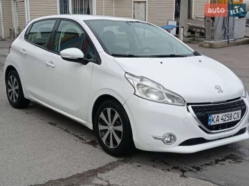Авто Peugeot 208 2012 № 7414517