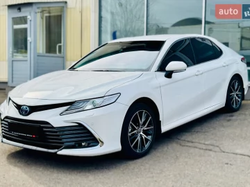 Авто Toyota Camry 2023 № 7414968