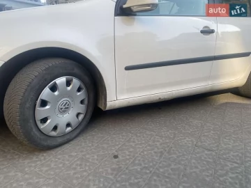 Авто Volkswagen Golf 2005 № 7415068