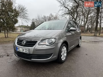 Авто Volkswagen Touran 2010 № 7415429