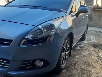 Авто Peugeot 5008 2010 № 7416442