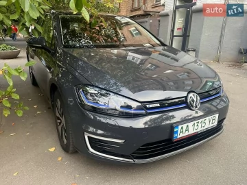 Авто Volkswagen E-Golf 2020 № 7418082
