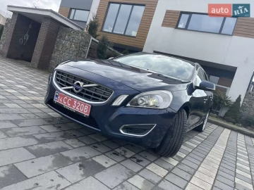 Авто Volvo V60 2011 № 7419217