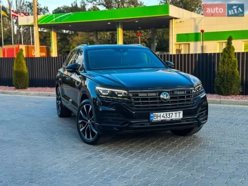 Авто Volkswagen Touareg 2019 № 7420019