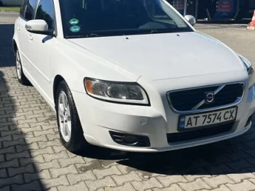 Авто Volvo V50 2009 № 7420608
