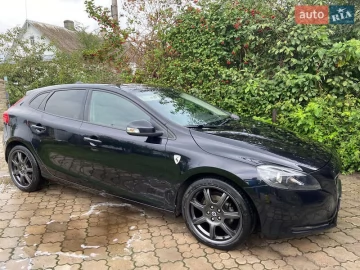 Авто Volvo V40 2013 № 7422304