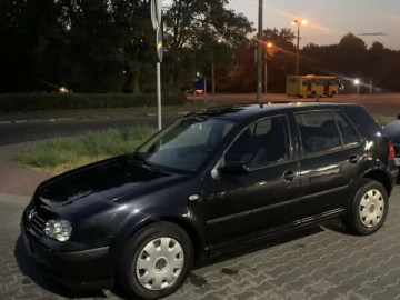 Авто Volkswagen Golf 2000 № 7423466