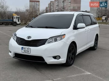 Авто Toyota Sienna 2017 № 7426441