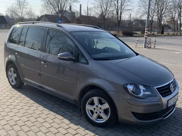 Авто Volkswagen Touran 2010 № 7426943