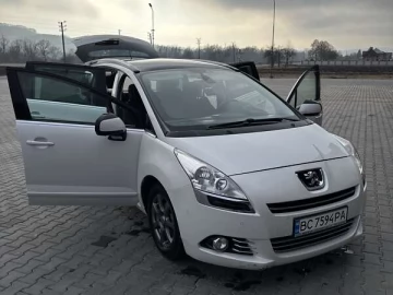 Авто Peugeot 5008 2012 № 7427637