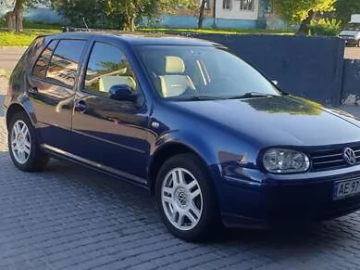 Авто Volkswagen Golf 2000 № 7427949