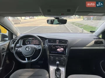 Авто Volkswagen E-Golf 2017 № 7428548
