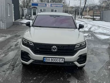Авто Volkswagen Touareg 2023 № 7429378