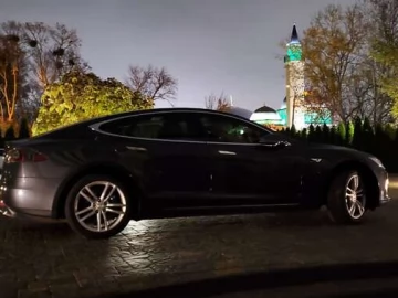 Авто Tesla Model S 2015 № 7431489
