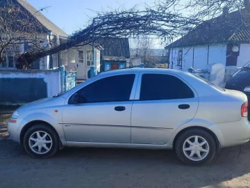 Авто Chevrolet Aveo 2003 № 7438742