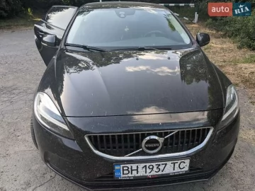 Авто Volvo V40 2019 № 7442271