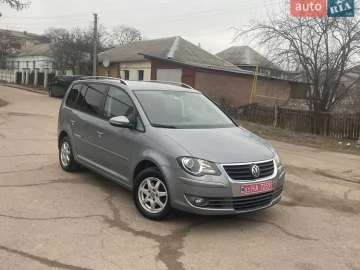 Авто Volkswagen Touran 2010 № 7442653