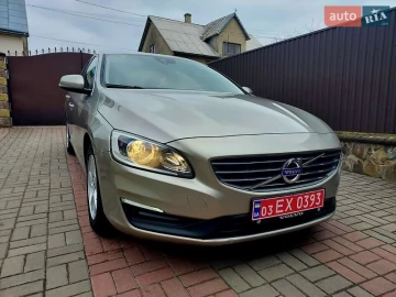 Авто Volvo V60 2015 № 7444054