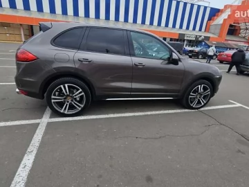 Авто Porsche Cayenne 2011 № 7444151