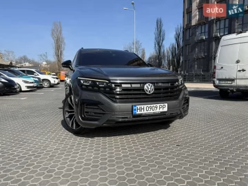 Авто Volkswagen Touareg 2018 № 7445458